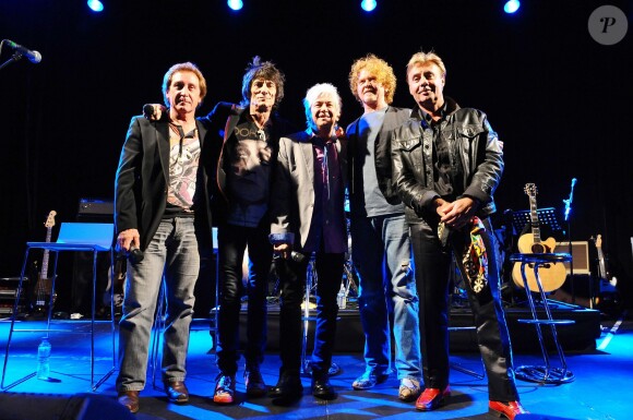 Les membres du groupe Faces, Kenney Jones, Ronnie Wood, Ian McLagan, Mick Hucknall et Glen Matlock au British Music Experience à Londres, le 11 août 2010