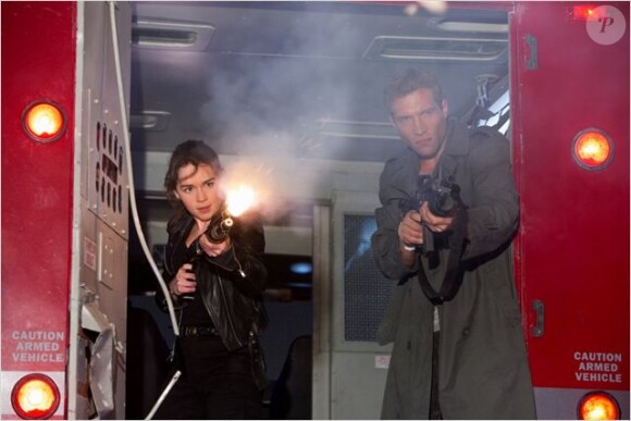 Emilia Clarke et Jai Courtney dans Terminator: Genisys. 