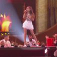 Ariana Grande interprète la chanson Santa Tell Me lors du concert A Very GRAMMY Christmas, diffusée sur CBS le vendredi 5 décembre.