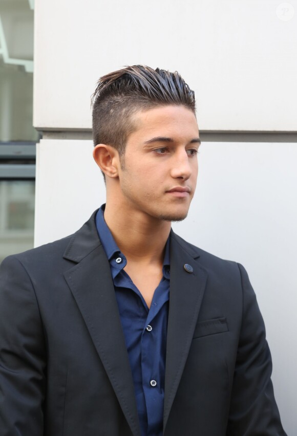 Exclusif - Tarek Benattia devant la radio NRJ à Paris, le 21 octobre 2013.