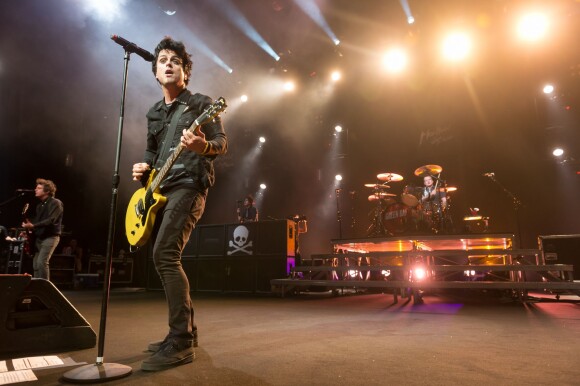 Green Day au Montreux Jazz Festival, le 7 juillet 2013. Jason White, le guitariste du groupe, vient d'annoncer souffrir d'un cancer des amygdales. 