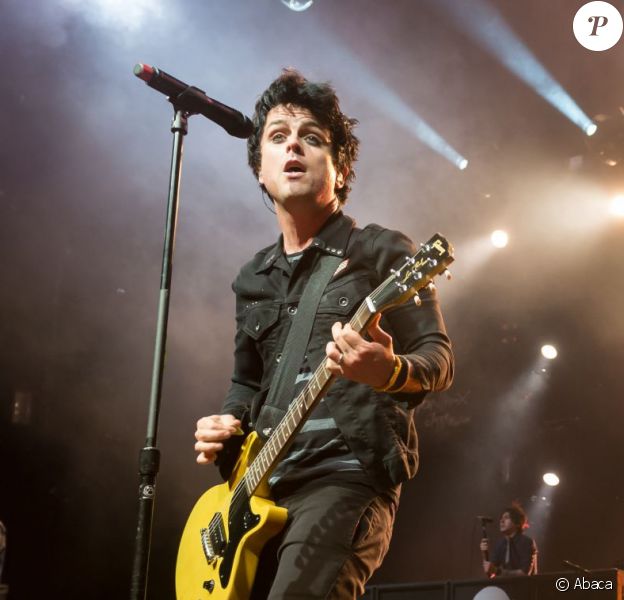 Green Day au Montreux Jazz Festival, le 7 juillet 2013. Jason White, le guitariste du groupe, vient d'annoncer souffrir d'un cancer des amygdales. 