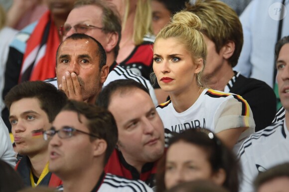 Lena Gercke, la compagne de Sami Khedira lors de la finale de la Coupe du monde entre l'Allemagne et l'Argentine, le 13 juillet 2014 au stade Maracanã de Rio de Janeiro