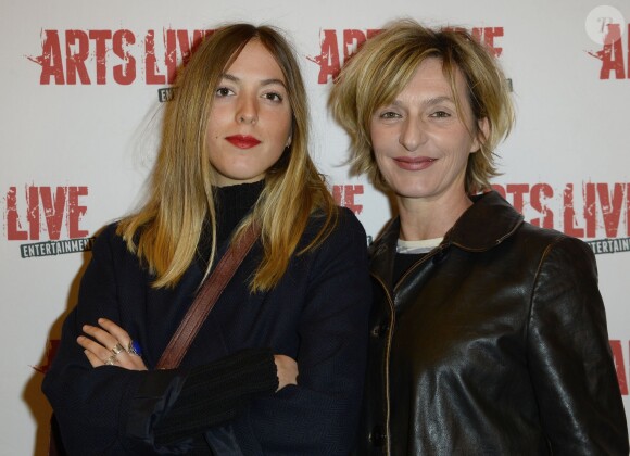 Exclusif - Sophie Mounicot et sa fille Garance - Générale du nouveau spectacle "15 ans de scène" de Titoff au Théâtre de la Michodière à Paris, le 11 décembre 2014. 