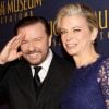 Ricky Gervais et Jane Fallon à la première de La Nuit au Musée 3 : Le Secret des Pharaons au Ziegfeld Theater, New York, le 11 décembre 2014.