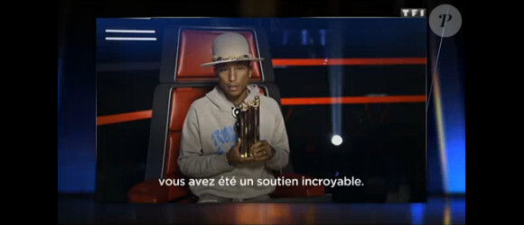 Pharrell Williams reçoit le trophée de l'Artiste masculin international de l'année, lors de la soirée des NRJ Music Awards 2014, à Cannes, le samedi 13 décembre 2014 sur TF1.