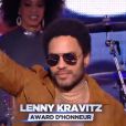 Lenny Kravitz reçoit un trophée d'honneur, lors de la soirée des NRJ Music Awards 2014, à Cannes, le samedi 13 décembre 2014 sur TF1.