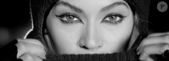 Beyoncé s'exprime dans le court-métrage en noir et blanc Yours and Mine. Décembre 2014