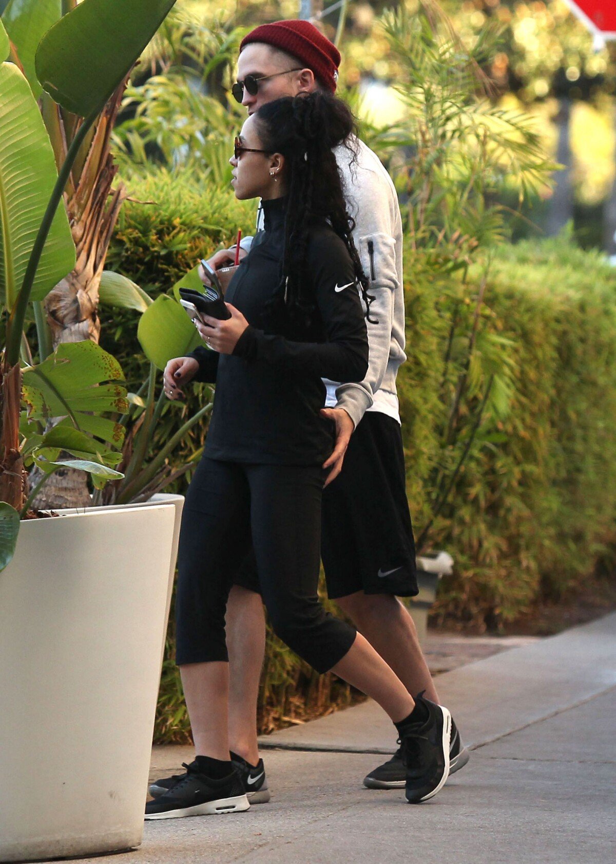 Photo : Exclusif - Robert Pattinson, main sur les fesses de sa petite ...