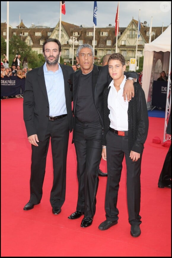 Anthony Delon avec Samy Naceri et son fils Julian à Deauville le 10 septembre 2008.