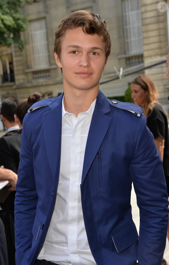 Ansel Elgort - Arrivée des people au défilé de mode homme "Valentino", collection Printemps-Eté 2015 à l'hôtel Salomon de Rothschild à Paris, le 25 juin 2014. 