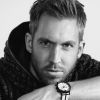 Le DJ et producteur Calvin Harris est la nouvelle égérie d'Emporio Armani. Il apparaît sur les campagnes printemps-été 2015 prêt-à-porter, lunettes et montres de la griffe italienne.
