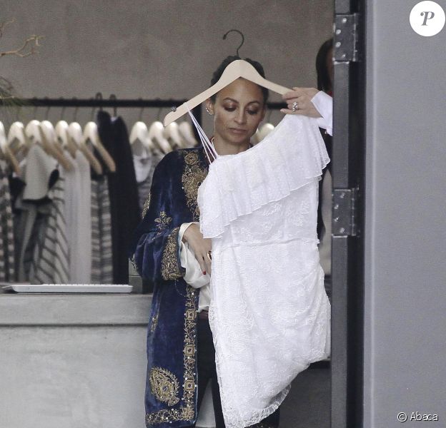 Nicole Richie est allée faire du shopping à Malibu le 19 décembre 2014