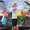 Gwen Stefani se rend à une fête d'anniversaire avec ses enfants Apollo et Zuma à Los Angeles, le 21 décembre 2014. 