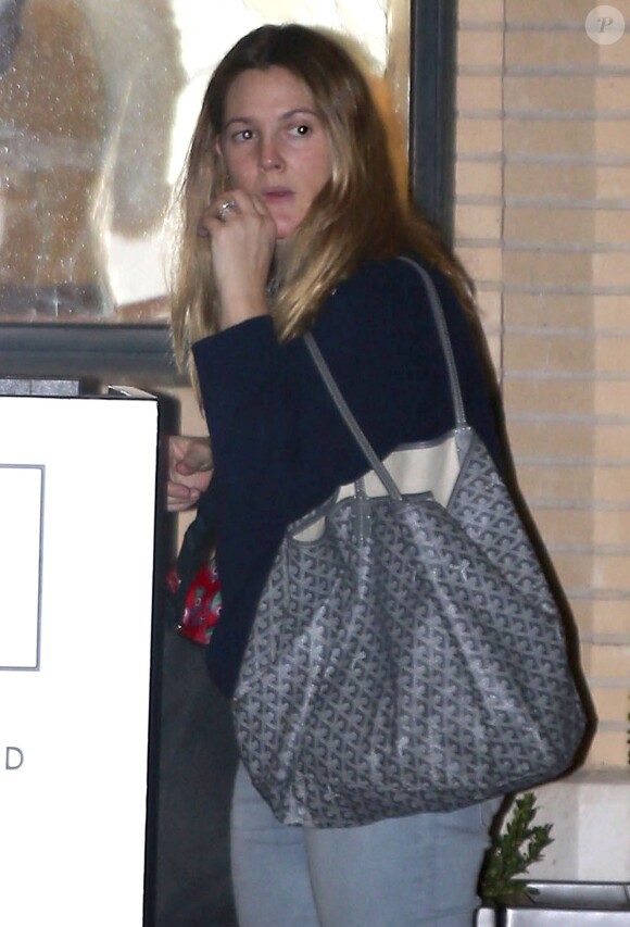 L'actrice Drew Barrymore avec sa fille Olive font du shopping pour Noël à Beverly Hills, le 21 décembre 2014.