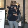 Drew Barrymore et sa fille Olive font du shopping pour Noël à Beverly Hills, le 21 décembre 2014.