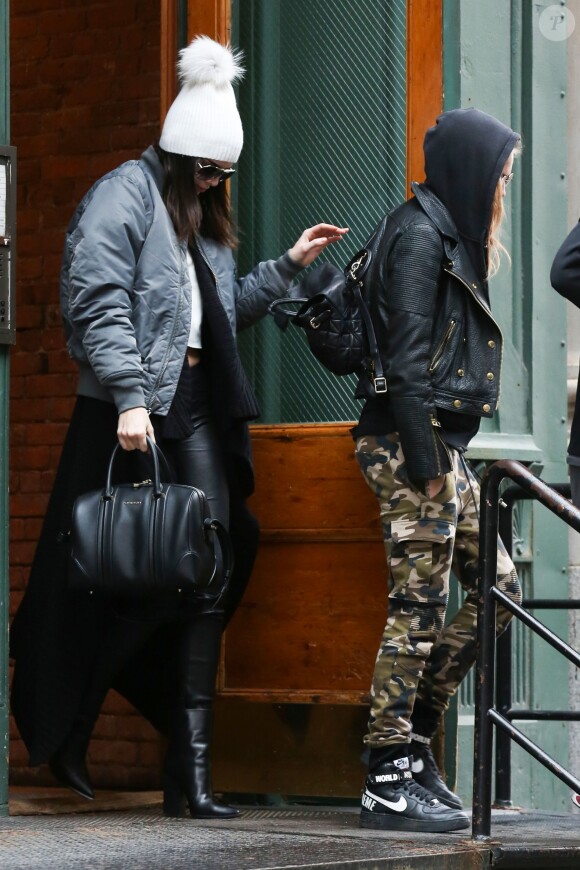 Kendall Jenner et Cara Delevingne à New York, le 10 décembre 2014.