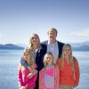 Maxima et Willem-Alexander des Pays-Bas ont posé avec leurs filles les princesses Catharina-Amalia, Alexia et Ariane pour les médias le 22 décembre 2014 sur les rives du lac Nahuel Huapi, à Villa La Angostura en Patagonie argentine, au début de leurs vacances de fin d'année auprès de la famille Zorreguieta.