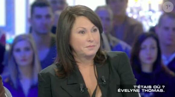 Evelyne Thomas dévoile les détails de l'arrêt de son émission "C'est mon choix" dans "Salut les Terriens !" sur Canal+. Le 27 décembre 2014.