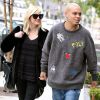 Ashlee Simpson, enceinte, et son mari Evan Ross font du shopping pour Noël à Beverly Hills, le 20 décembre 2014.