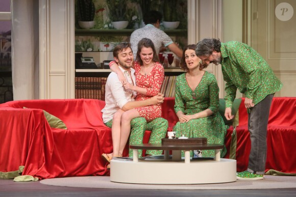 Simon Larvaron, Clémence Ansault, Armelle, Eric Laugérias lors de la générale de la pièce "Nelson" au Théâtre de la porte Saint Martin à Paris le 12 septembre 2014