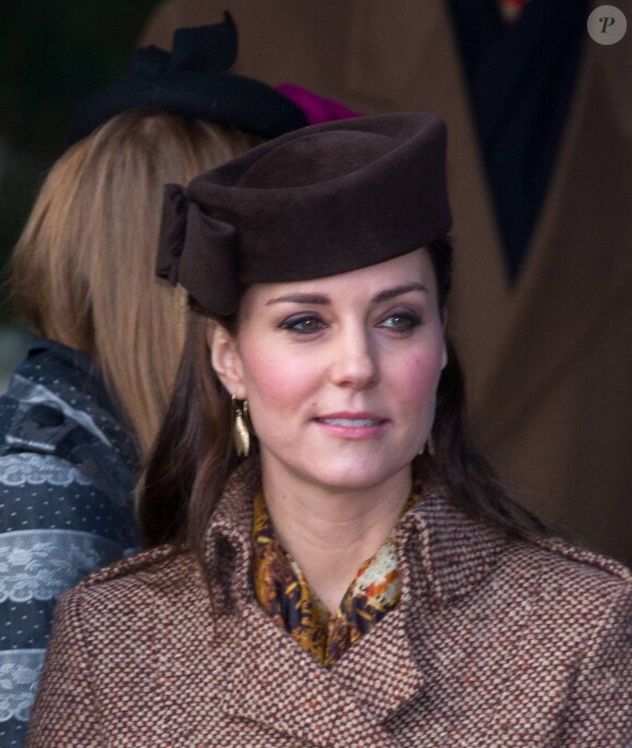 Kate Middleton, duchesse de Cambridge, le 25 décembre 2014 lors du rassemblement de la famille royale pour la messe de Noël à Sandringham.