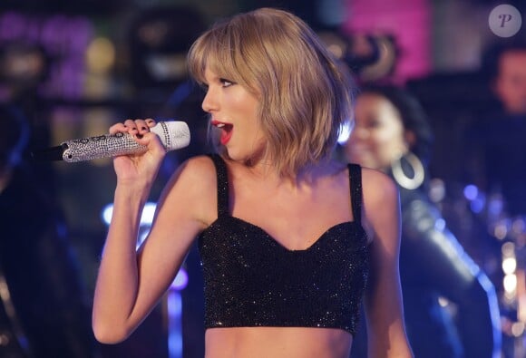 Taylor Swift lors de sa performance à Times Square à New York le 31 décembre 2014 