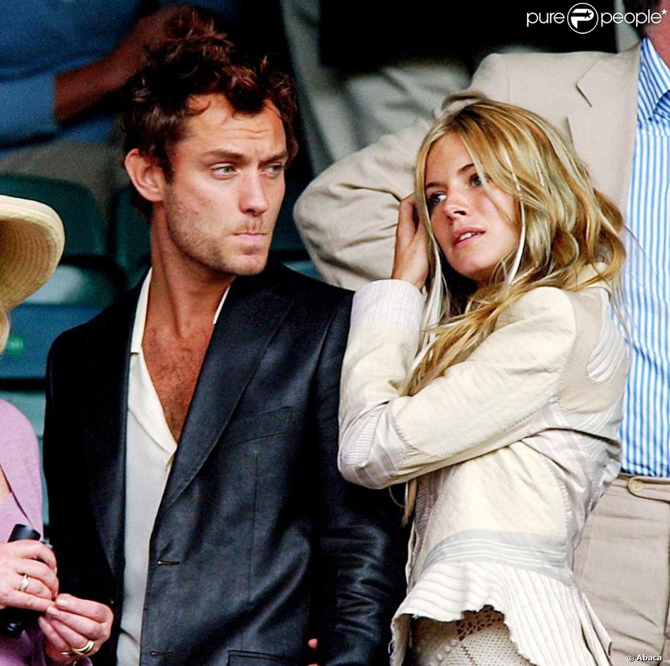 Jude Law et Sienna Miller en octobre 2005 Purepeople Jude Law et Sienna Miller en octobre 2005 Purepeople