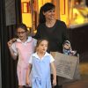 Jennifer Garner emmène ses deux filles Violet et Seraphina faire du shopping au Brentwood Country Mart, le 5 janvier 2015.