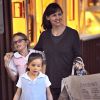 Jennifer Garner emmène ses filles Violet et Seraphina faire du shopping au Brentwood Country Mart, le 5 janvier 2015.