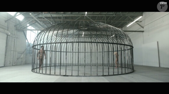 Image extraite du clip "Elastic Heart" de Sia. Réalisé par Sia et Daniel Askill, avec Shia LaBeouf et Maddie Ziegler, chorégraphié par Ryan Heffington. Janvier 2015.