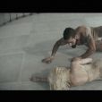 Image extraite du clip "Elastic Heart" de Sia. Réalisé par Sia et Daniel Askill, avec Shia LaBeouf et Maddie Ziegler, chorégraphié par Ryan Heffington. Janvier 2015.