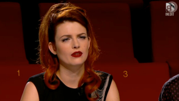 Elodie Frégé dans Nouvelle Star 2015 lors de l'épreuve du théâtre. Episode diffusé sur D8 le jeudi 8 janvier 2015.