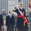 Le roi Felipe VI d'Espagne, accompagné de la reine Letizia, présidait pour la première fois la parade militaire de l'Epiphanie à Madrid, le 6 janvier 2015