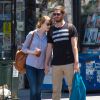 Emma Stone et son petit-ami Andrew Garfield font du shopping à New York, le 23 juin 2014. 