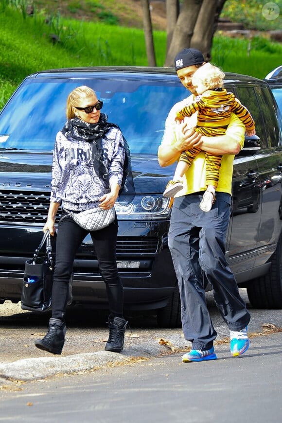 Fergie et Josh Duhamel de sortie avec le petit Axl à Brentwood, Los Angeles, le 9 janvier 2015.