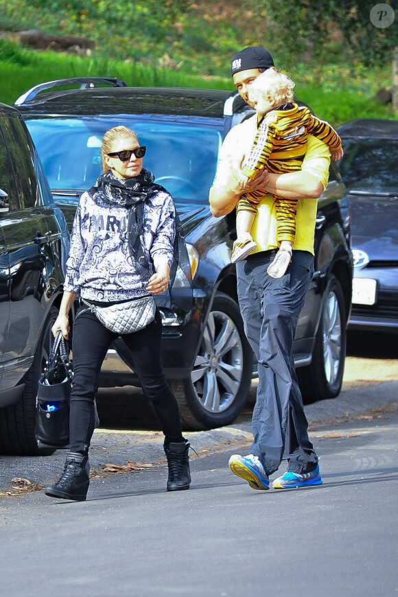 Fergie et Josh Duhamel de sortie avec le petit Axl à Brentwood, Los Angeles, le 9 janvier 2015.