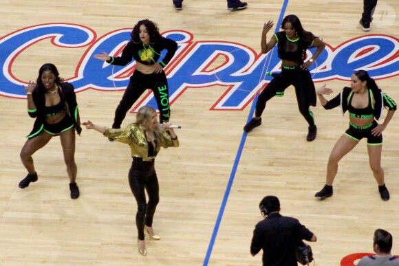 Fergie au match Lakers vs. Clippers au Staples Center de Los Angeles le 8 janvier 2015.