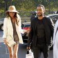  John Legend et sa femme Chrissy Teigen font du shopping &agrave; Paris le 10 septembre 2014.&nbsp; 