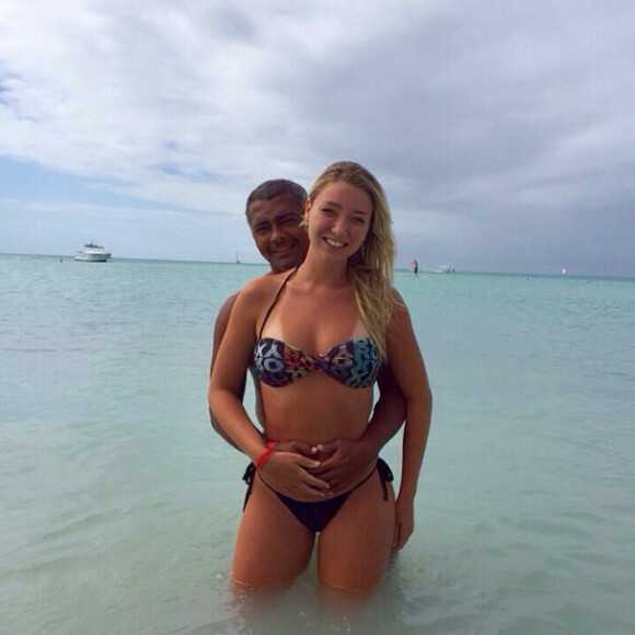 Romario (49 ans) et sa nouvelle compagne Dixie Pratt (19 ans) sur l'île d'Aruba - janvier 2015