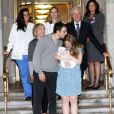  Chelsea Clinton sort de l'h&ocirc;pital avec sa fille Charlotte en compagnie de son mari Marc Mezvinsky et de ses parents Bill et Hillary. New York, le 29 septembre 2014. 