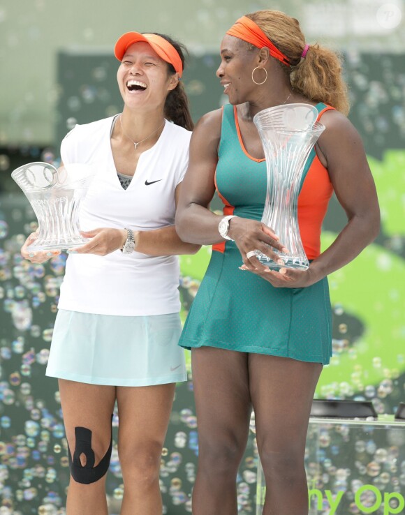 Serena Williamset Li Na après la victoire de la première à l'Open de Key Biscayne, le 29 mars 2014