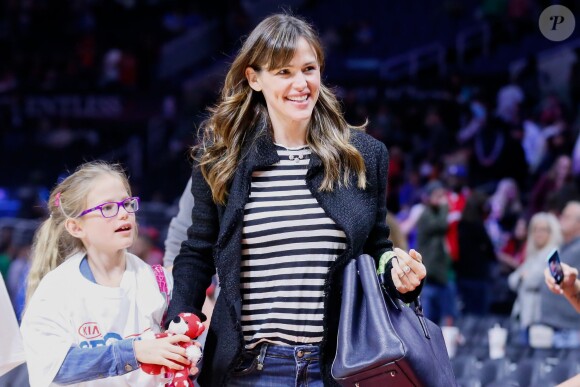 Jennifer Garner avec sa fille Violet au match de Clippers contre les Celtics au Staples Center, Los Angeles, le 19 janvier 2015.