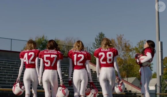 Behati Prinsloo, Lily Aldridge, Candice Swanepoel, Doutzen Kroes et Adriana Lima se préparent pour le Super Bowl XLIX dans la vidéo "Don't Drop The Ball" de Victoria's Secret. Janvier 2015.