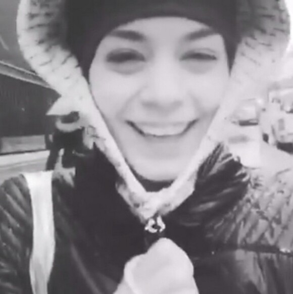 Vanessa Hudgens pétillante sous la neige à New York, le 26 janvier 2015.