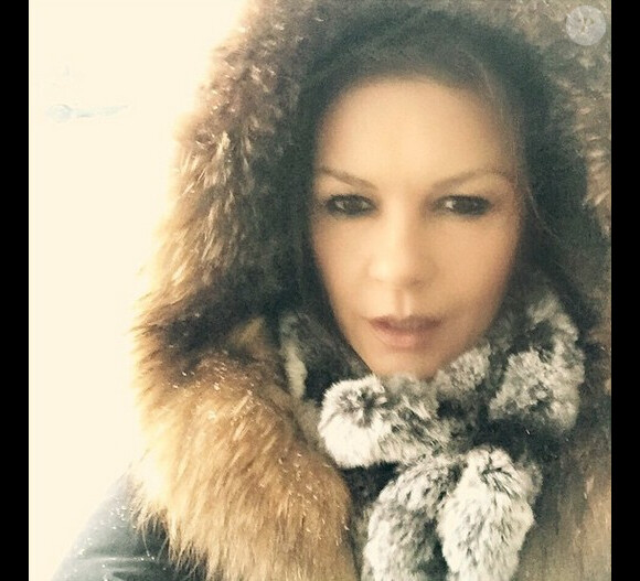 Catherine Zeta-Jones sous la neige à New York, le 26 janvier 2015.