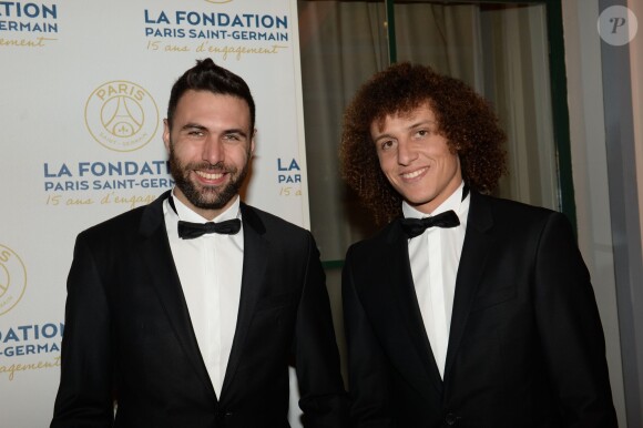 Exclusif - Salvatore Sirigu et David Luiz - Soirée de gala de la Fondation Paris Saint-Germain qui fête ses 15 ans au Pavillon Gabriel à Paris le 27 janvier 2015.