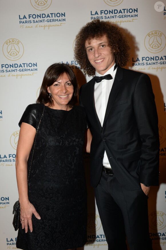 Exclusif - Anne Hidalgo et David Luiz - Soirée de gala de la Fondation Paris Saint-Germain qui fête ses 15 ans au Pavillon Gabriel à Paris le 27 janvier 2015.
