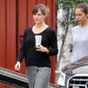 Jennifer Garner et son fils Samuel Affleck sont allés prendre des boissons à emporter à Brentwood Country Mart à Brentwood , le 29 janvier dernier 