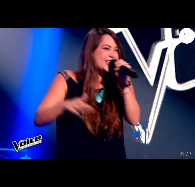 Sharon Laloum rappe sur du Serge Gainsbourg dans The Voice 4, sur TF1, le samedi 31 janvier 2015
